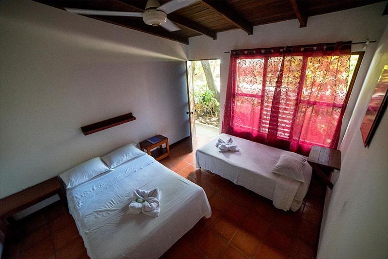 Hotel Hibiscus Cabina 4 Playa Junquillal Esterno foto
