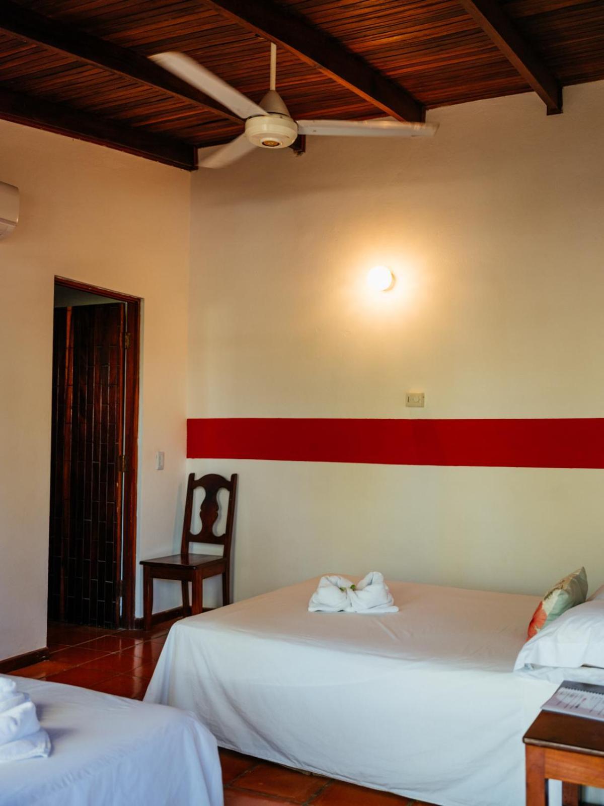 Hotel Hibiscus Cabina 4 Playa Junquillal Esterno foto